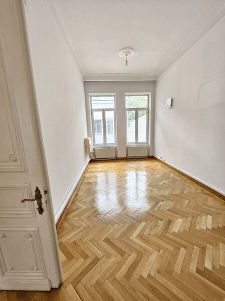 Batistei 23, vila interbelica, zona ultracentrala.